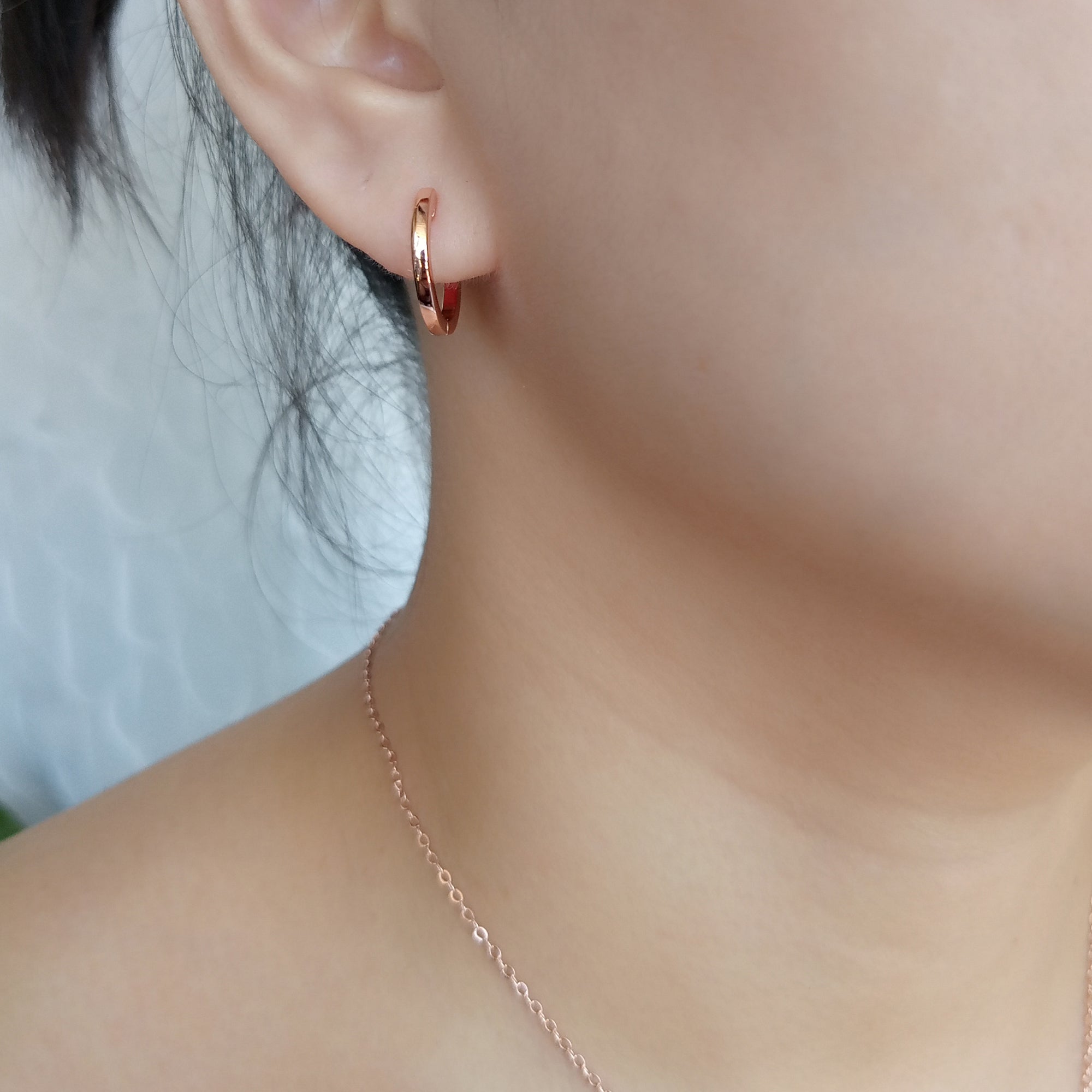 https://upsera.com/cdn/shop/articles/Plain_Hoop_-_RoseGold_02.jpg?v=1697537602&width=2048