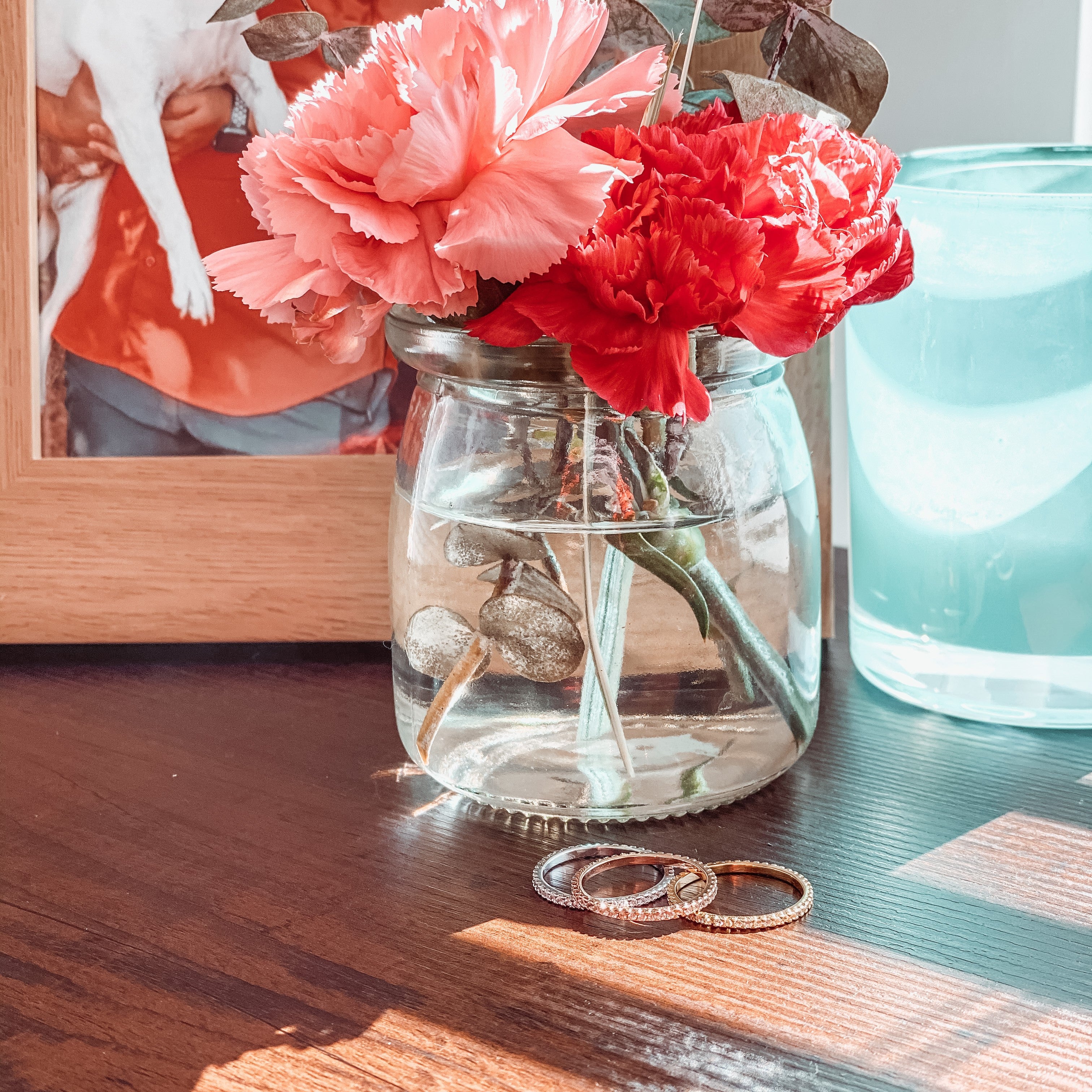 Rings collection — real lifestyle, rings with flowers